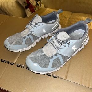 OnCloud Mens size 11